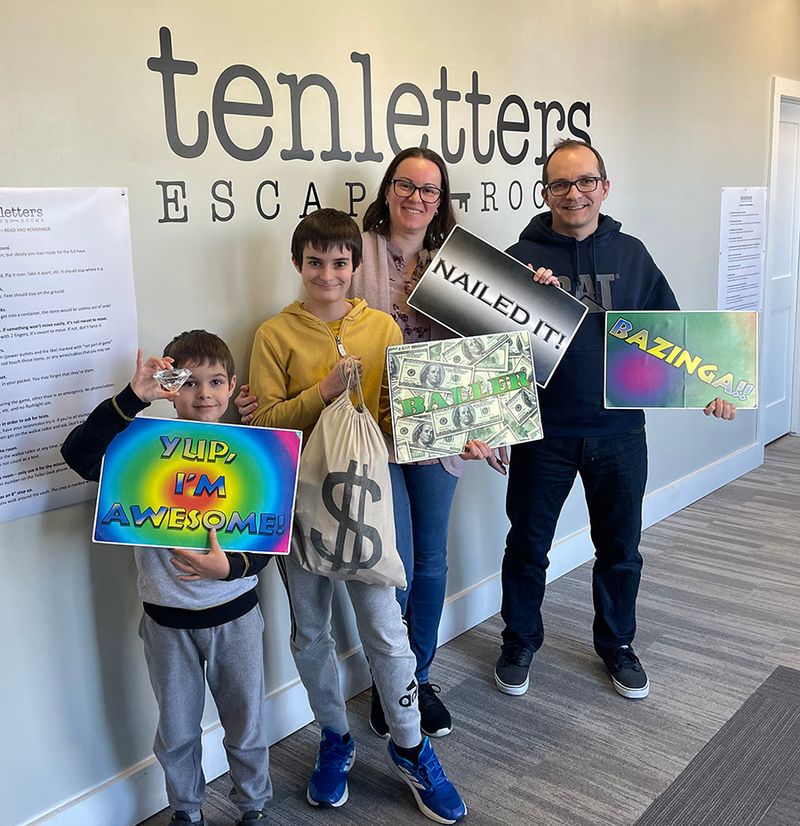 Players at Tenletters Escape Rooms